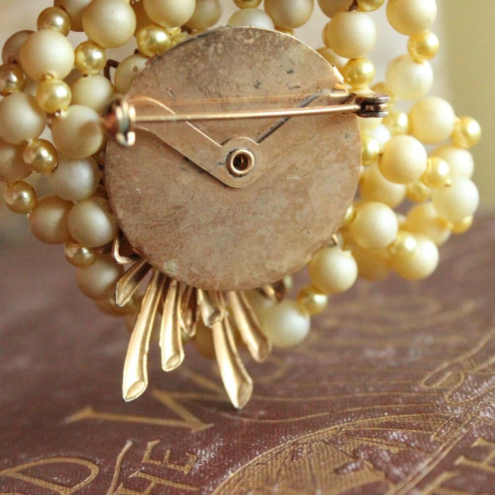 Vintage 1950s 1960s Brooch, Daisy Flower and Faux Pearl Cluster Pin Mid Century - Picture 11 of 13